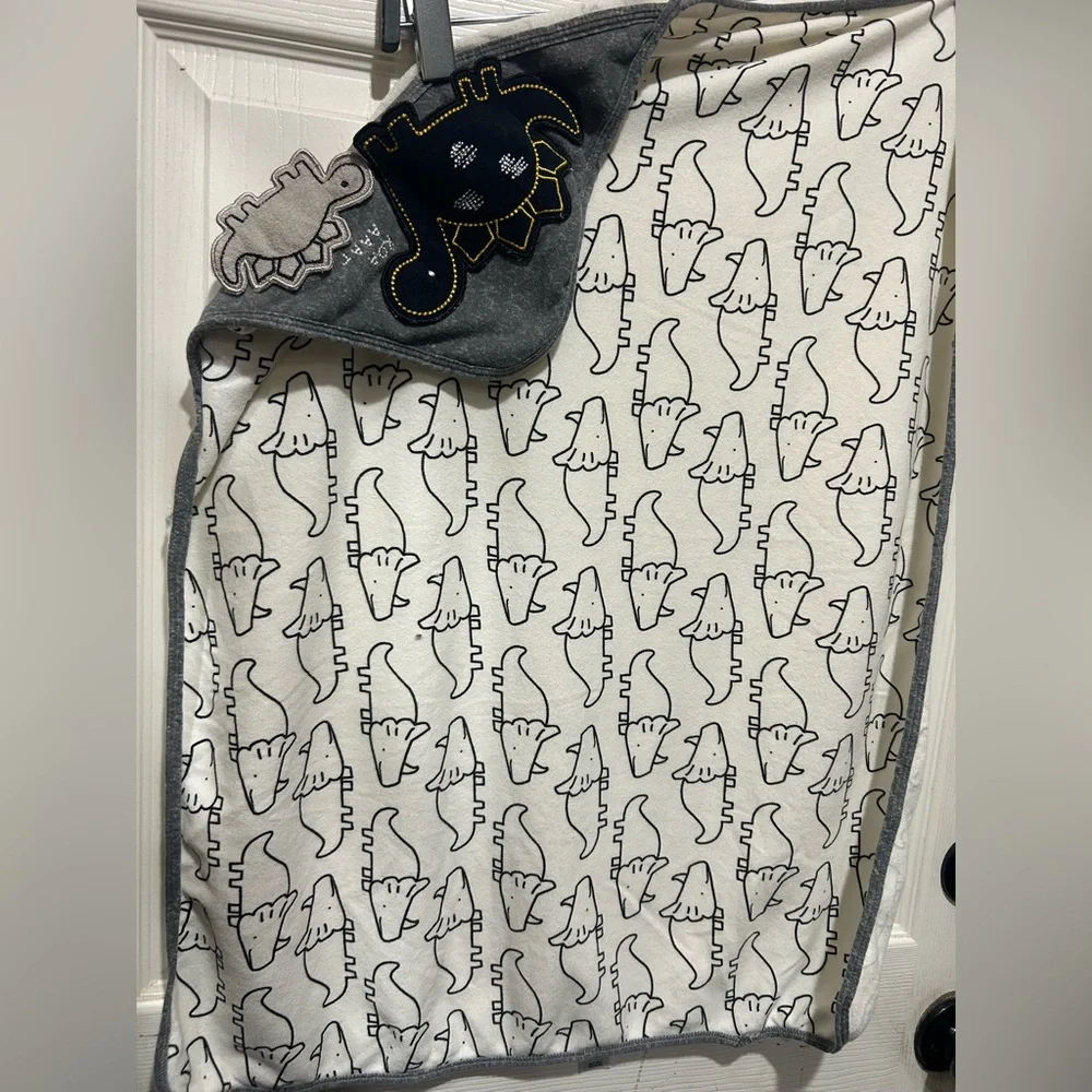 Dinosaur baby blanket towel with hooded bib #babyshower #dino